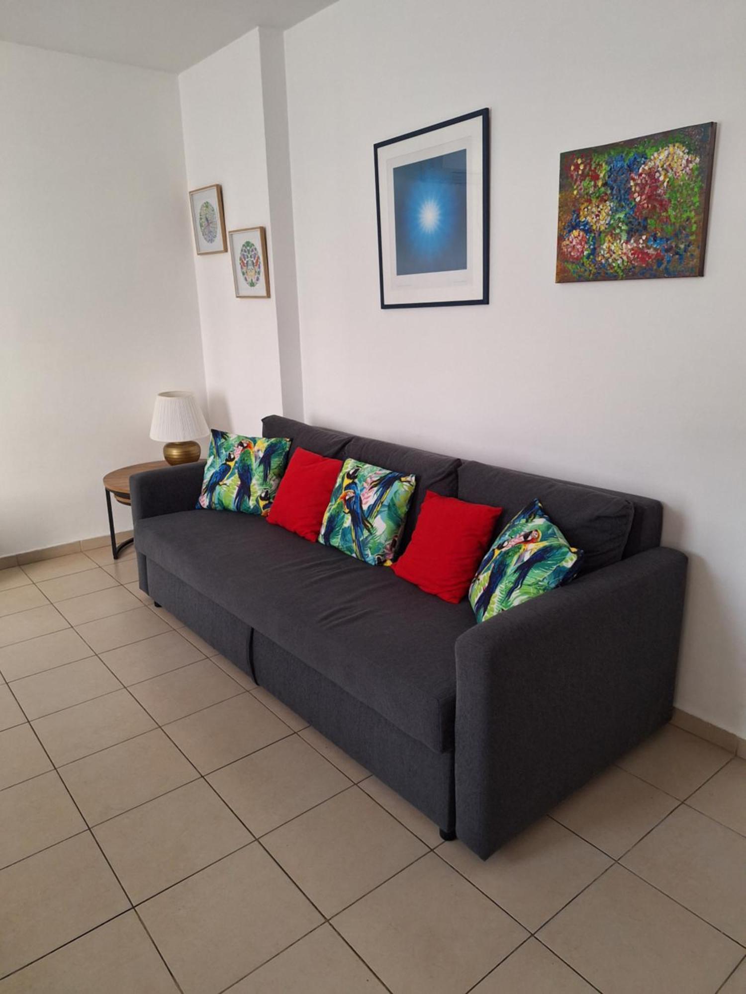 Amazing Apartment For 3 Guests Steps From The Beach 네타니아 외부 사진