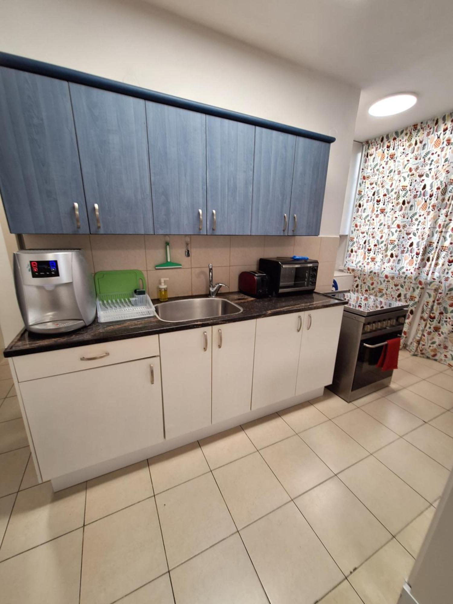 Amazing Apartment For 3 Guests Steps From The Beach 네타니아 외부 사진