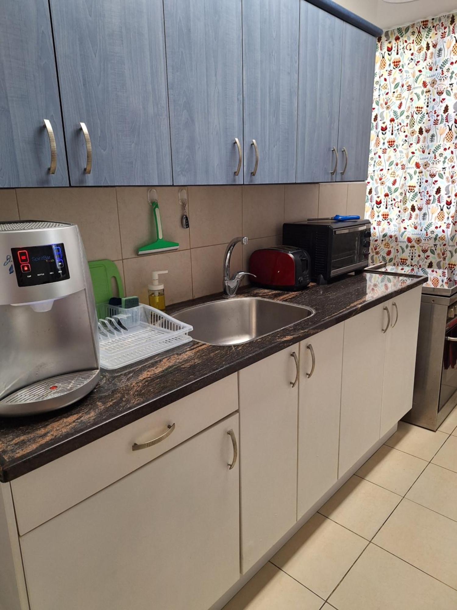 Amazing Apartment For 3 Guests Steps From The Beach 네타니아 외부 사진